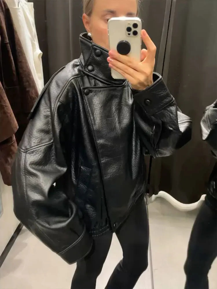 Chaqueta de polipiel con cremallera para mujer — Estilo informal urbano