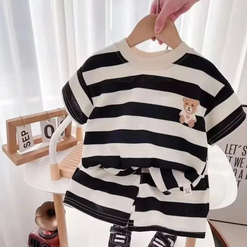 Conjunto de camiseta y shorts a rayas para niños — Chándal de verano unisex para niños y niñas de 4 a 6 años