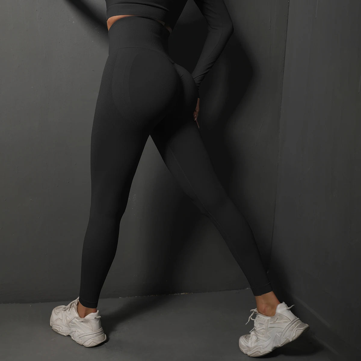 Mallas de gimnasio de tiro alto sin costuras para realzar los glúteos — Pantalones de yoga a prueba de sentadillas para mujer