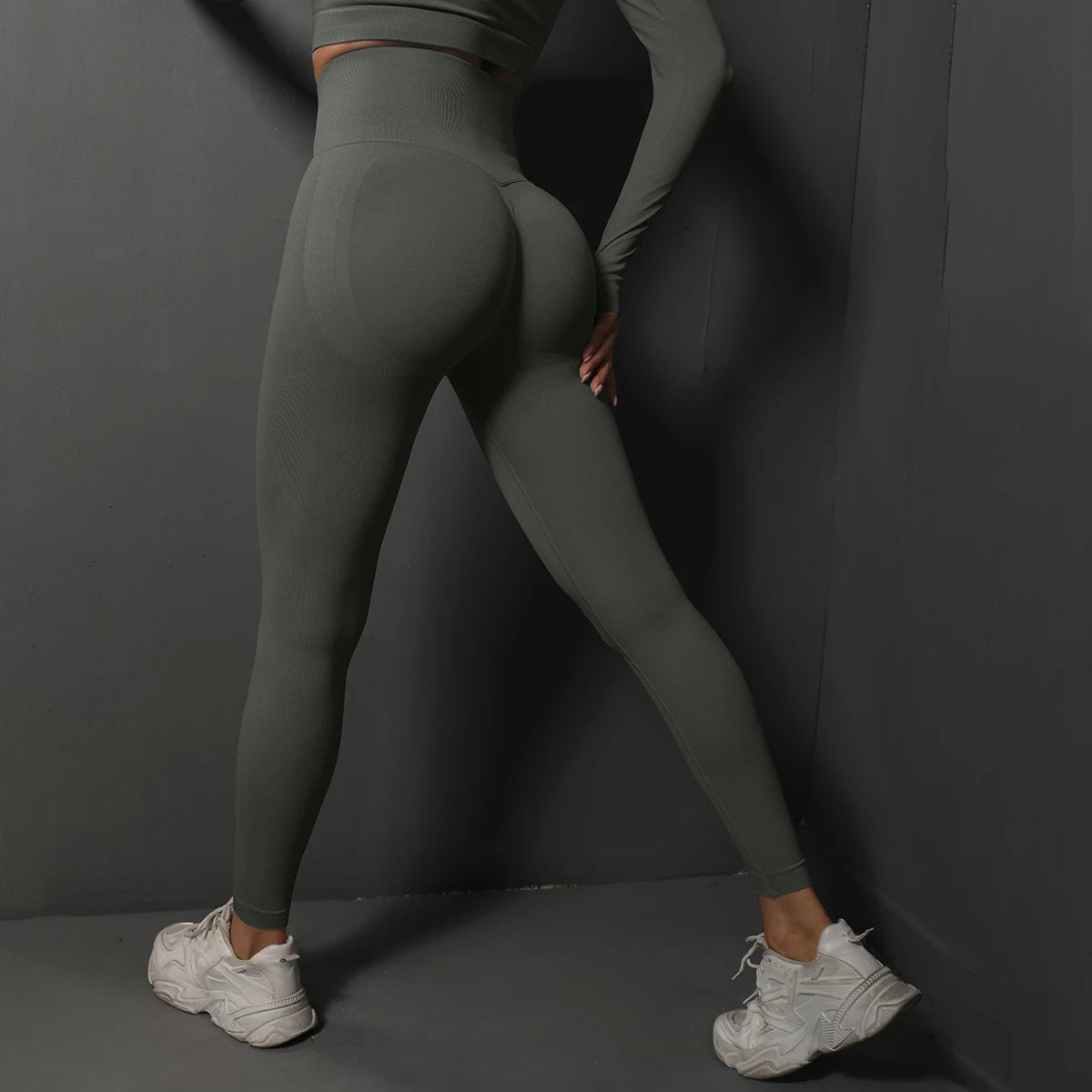 Mallas de gimnasio de tiro alto sin costuras para realzar los glúteos — Pantalones de yoga a prueba de sentadillas para mujer