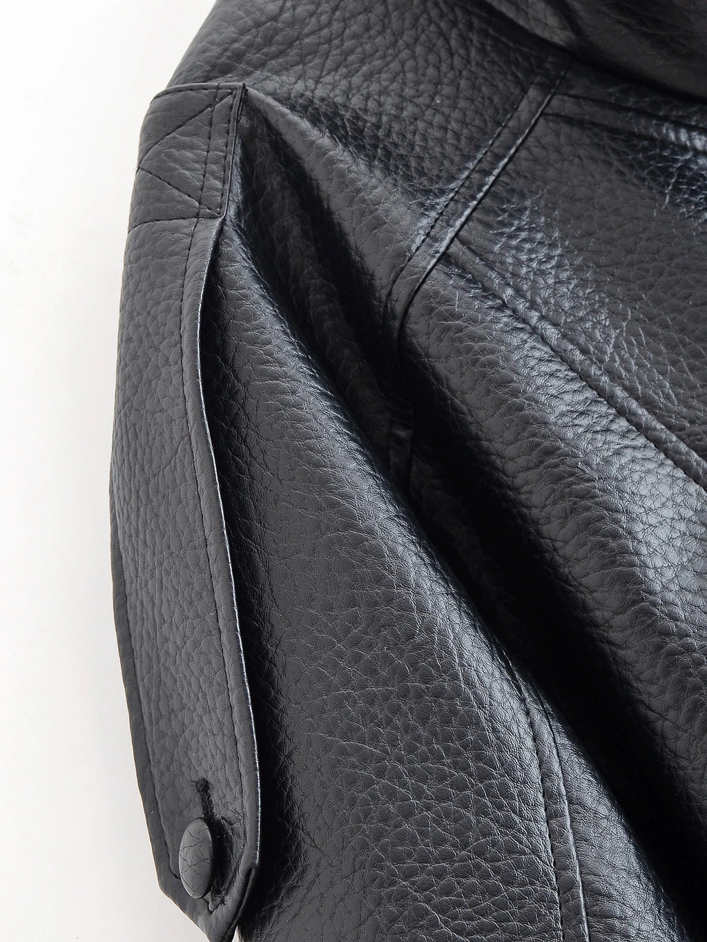 Chaqueta de polipiel con cremallera para mujer — Estilo informal urbano