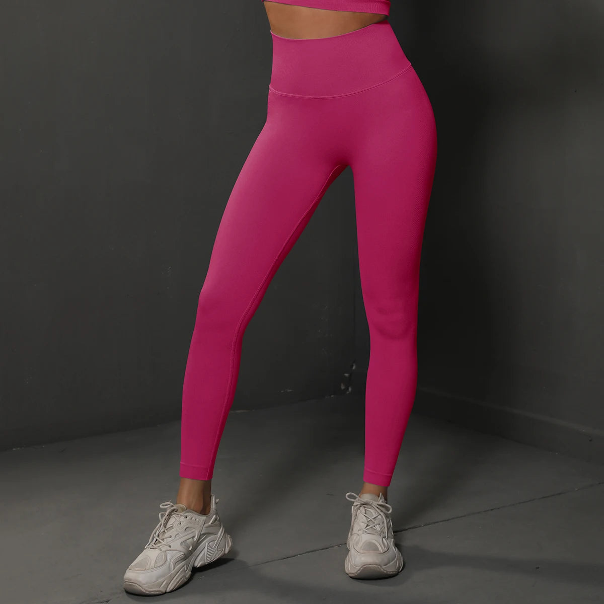 Mallas de gimnasio de tiro alto sin costuras para realzar los glúteos — Pantalones de yoga a prueba de sentadillas para mujer