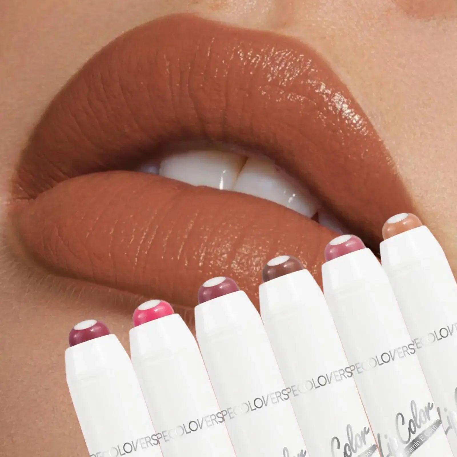 Labial 2 en 1 Nude y Mate — Resistente al Agua, Larga Duración, 6 Colores