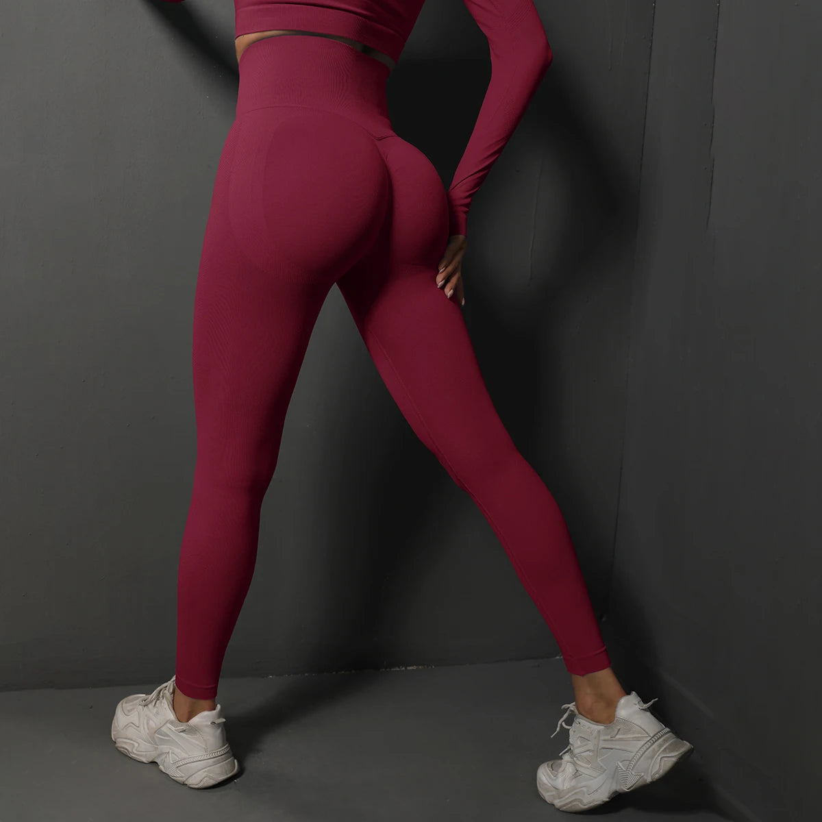 Mallas de gimnasio de tiro alto sin costuras para realzar los glúteos — Pantalones de yoga a prueba de sentadillas para mujer