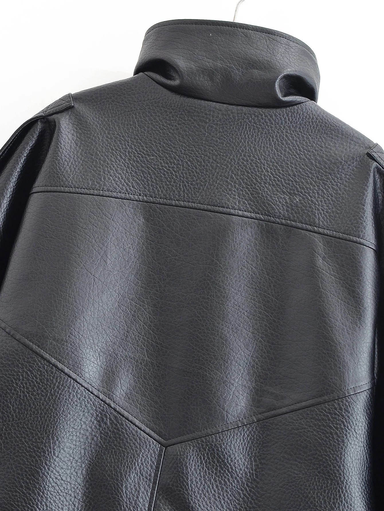 Chaqueta de polipiel con cremallera para mujer — Estilo informal urbano