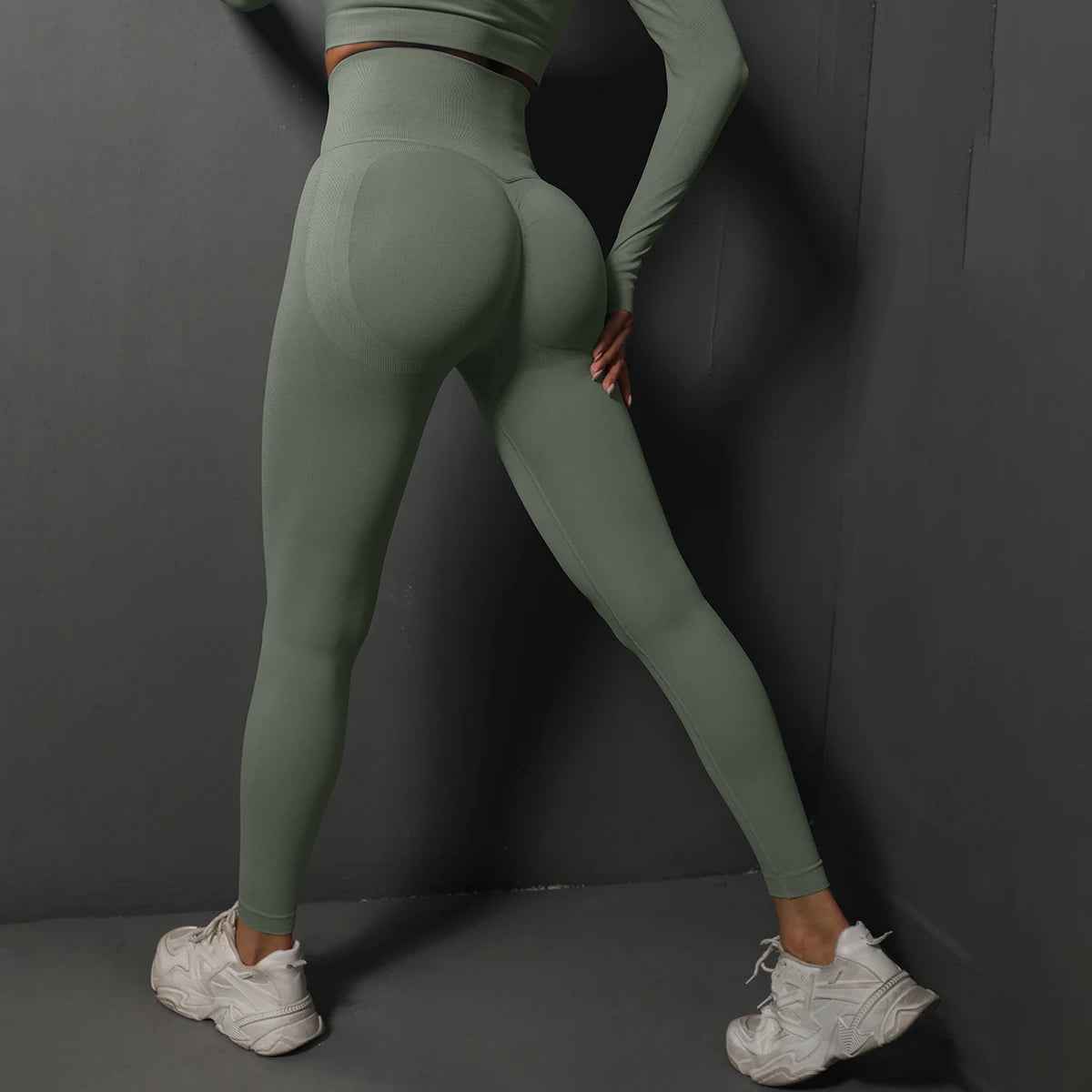 Mallas de gimnasio de tiro alto sin costuras para realzar los glúteos — Pantalones de yoga a prueba de sentadillas para mujer