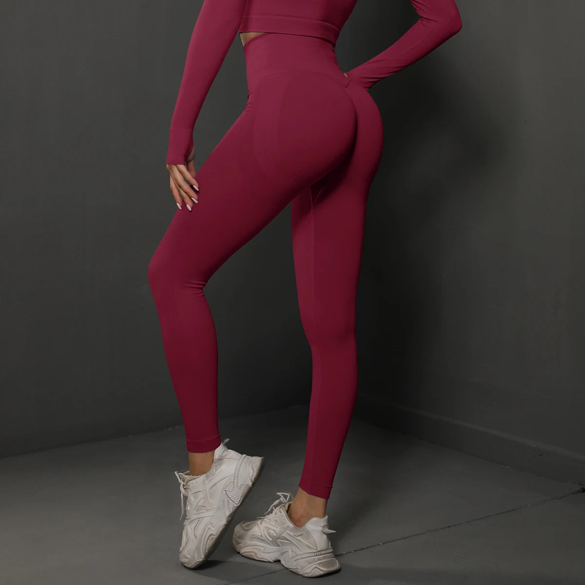 Mallas de gimnasio de tiro alto sin costuras para realzar los glúteos — Pantalones de yoga a prueba de sentadillas para mujer